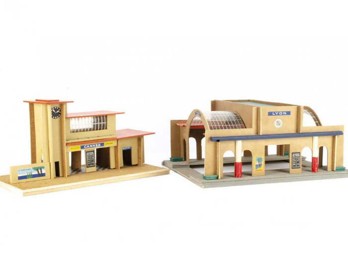 French Hornby Wooden Accessories